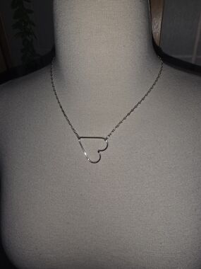 Minimal Silver Heart Outline Necklace - Women's Necklace